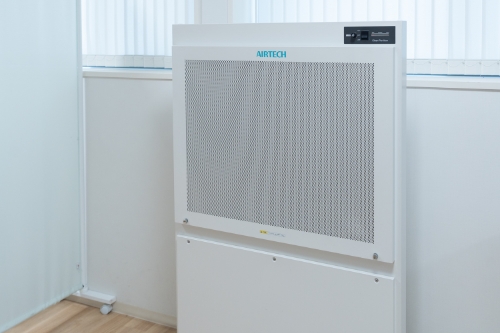 大型高性能空気清浄機を設置